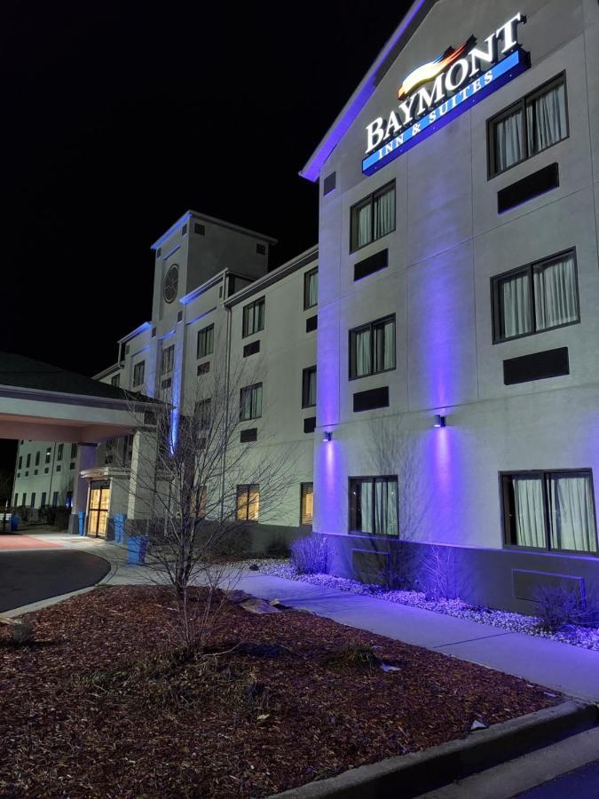 Baymont By Wyndham Portage Hotel Exterior photo