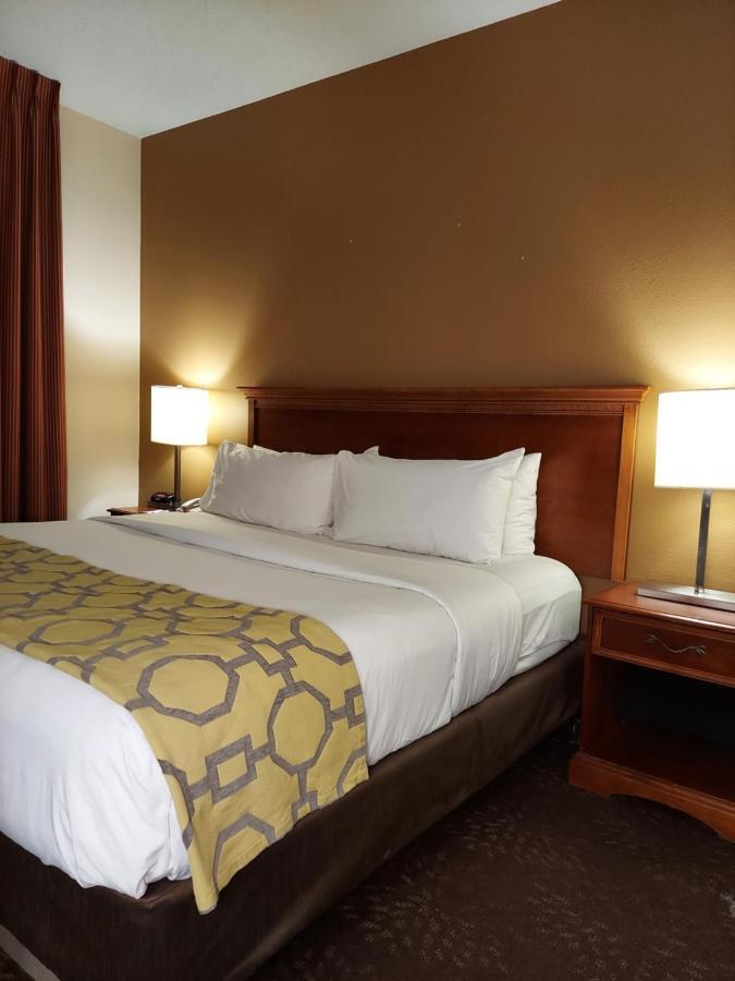 Baymont By Wyndham Portage Hotel Exterior photo