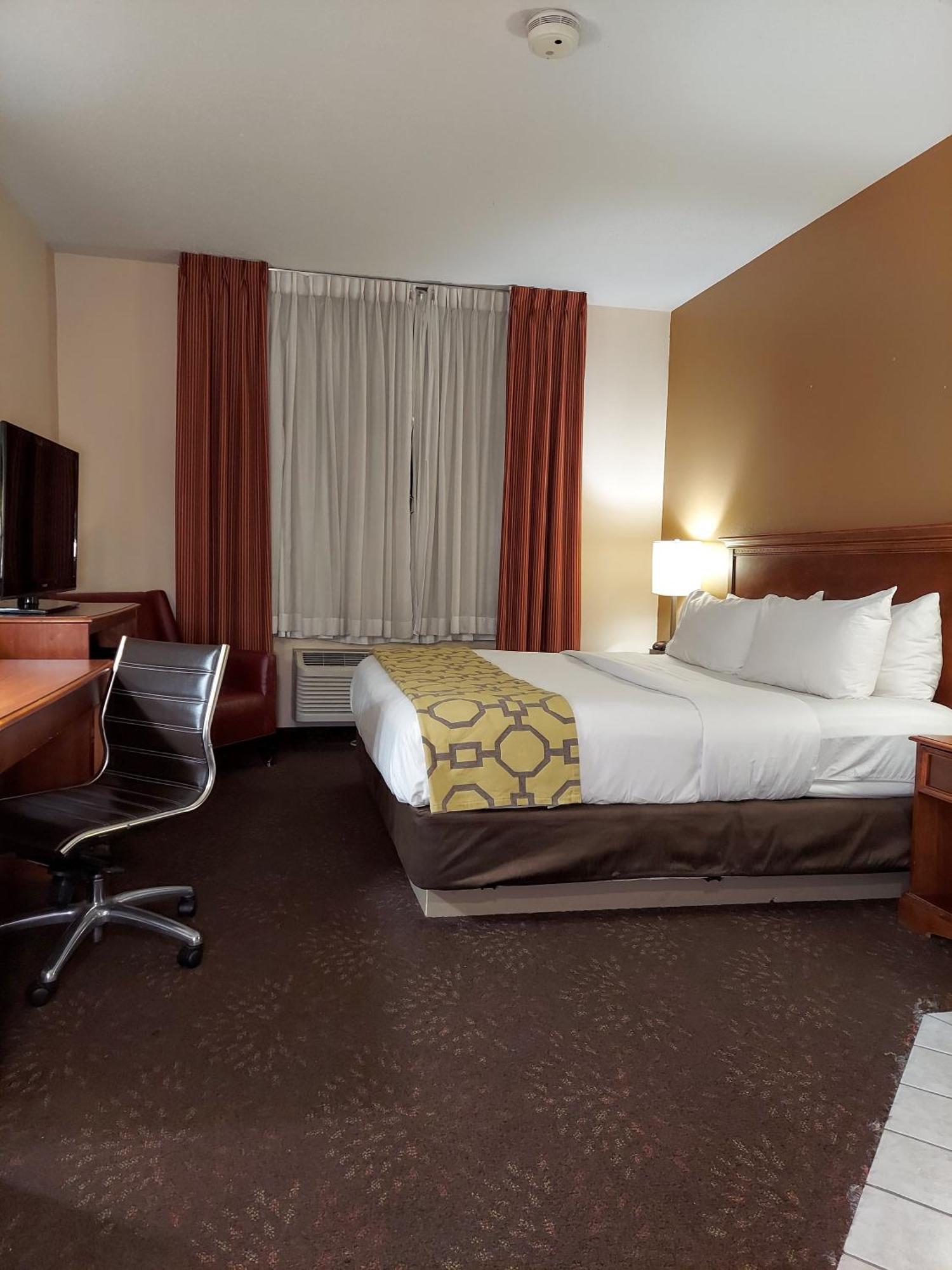 Baymont By Wyndham Portage Hotel Exterior photo