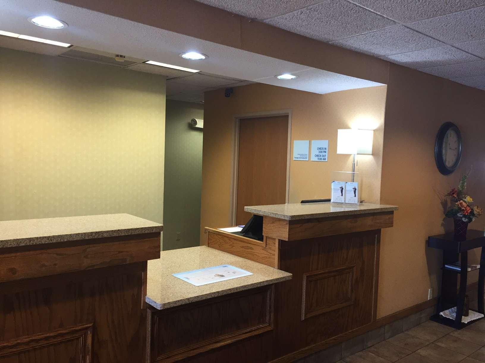Baymont By Wyndham Portage Hotel Exterior photo