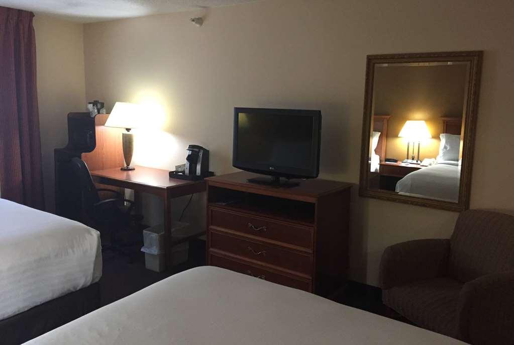 Baymont By Wyndham Portage Hotel Room photo