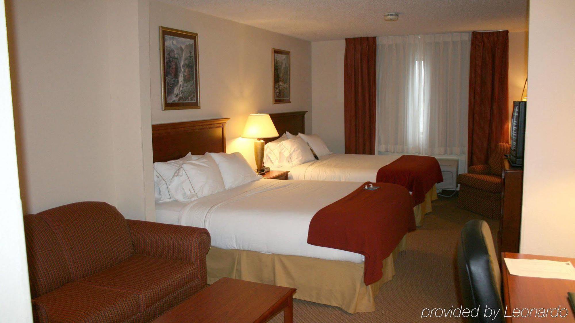 Baymont By Wyndham Portage Hotel Exterior photo