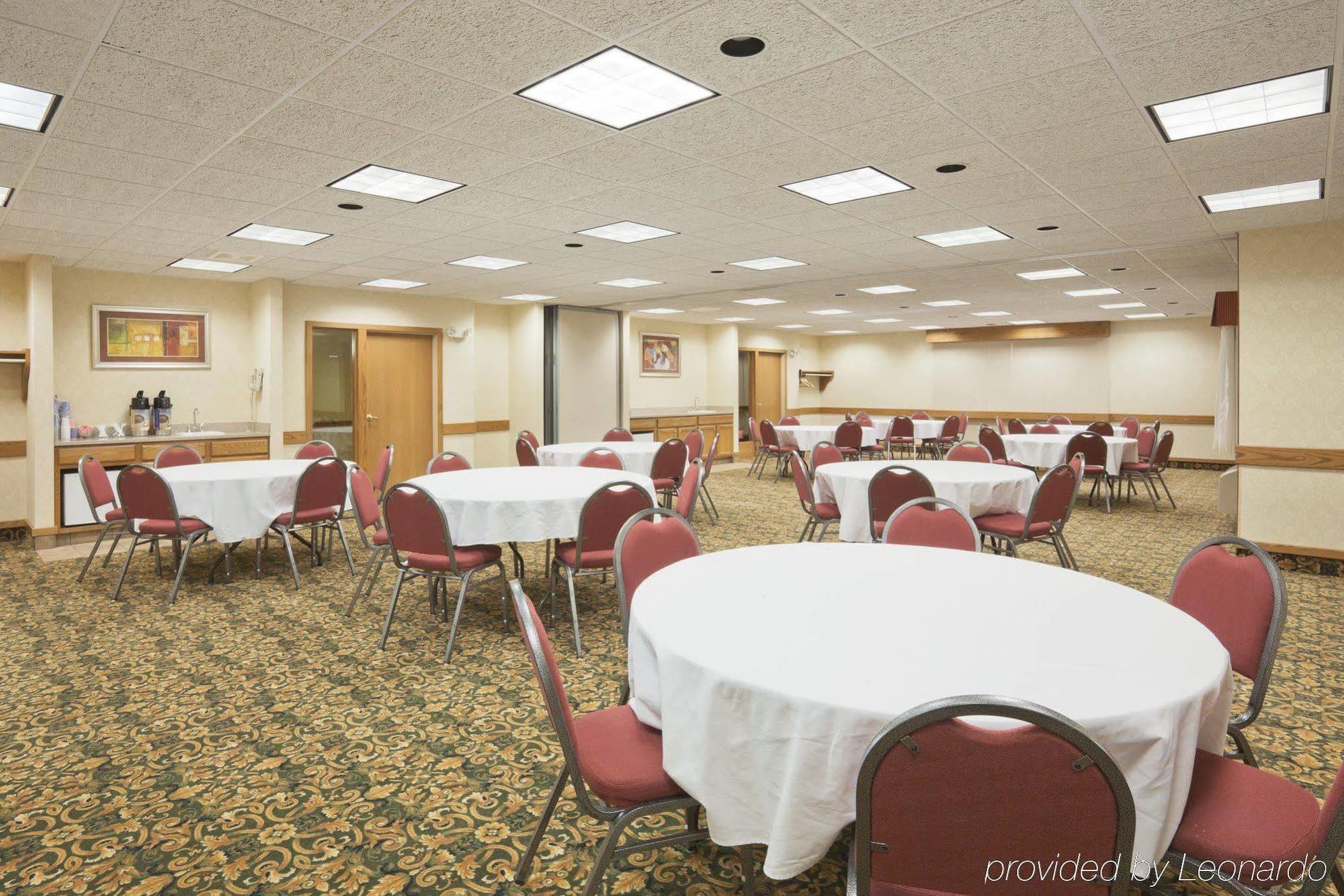 Baymont By Wyndham Portage Hotel Facilities photo